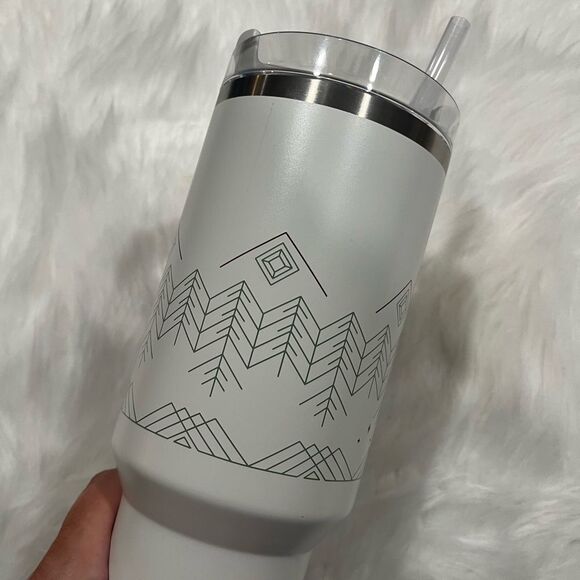 NWOT Stanley Winterscape Quencher H2.0 FlowState Travel Tumbler White 40 oz. - Picture 6 of 7